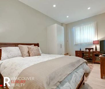 Laneway House in Vancouver West Side, BC - Photo 4