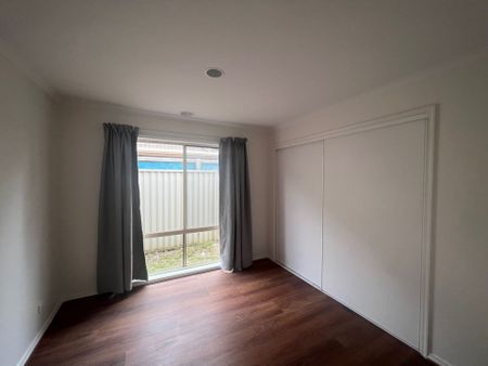 Three Bedroom Home Situated In Quiet Street - Photo 2