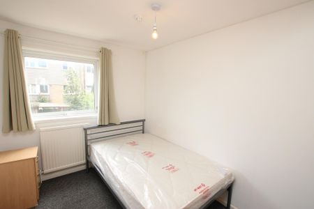 North Holme Court, Northampton, NN3 8UX - Photo 5