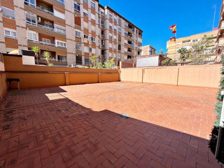 4 room luxury Apartment for rent in Valencia - Photo 3