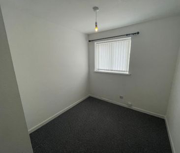 Maes Y Gelynen, Swansea, SA6 - Photo 1