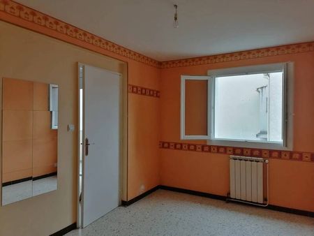 Appartement à louer - Nîmes 2 pièces de 36 m² - Photo 2