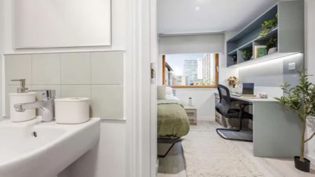 Classic Ensuite - Photo 2