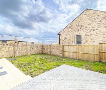 4 bedroom semi-detached house to rent - Photo 2