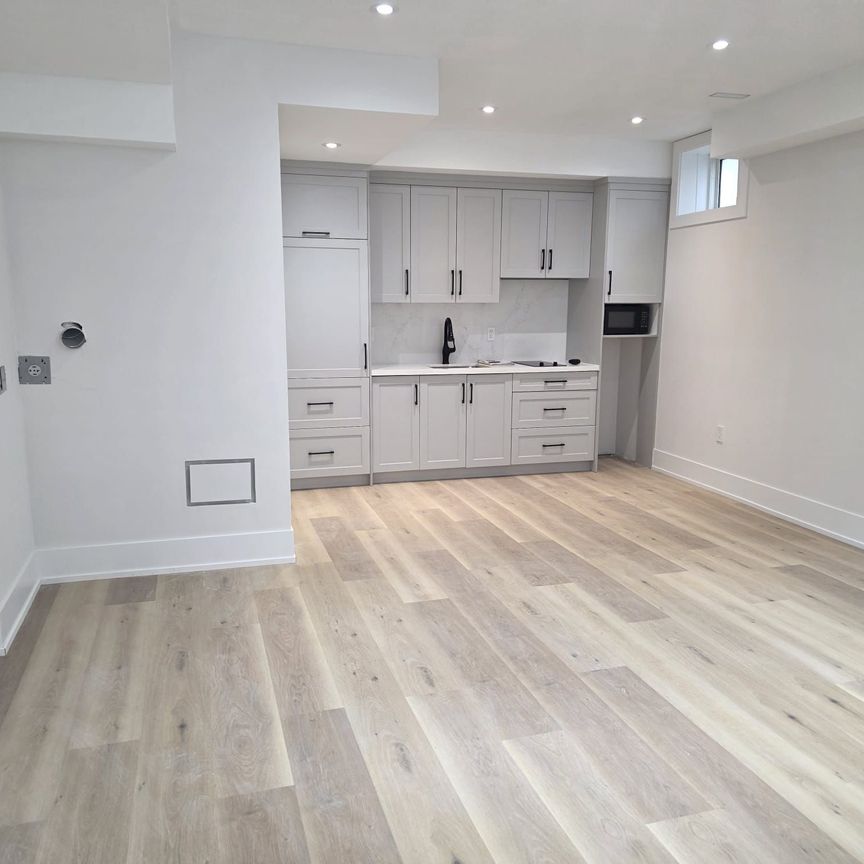 For Lease - 247 Alderbrae Avenue Unit# Basement, Toronto, Ontario - Photo 1