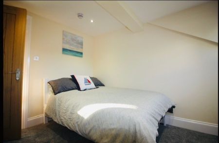 2 bed apartment to rent in Northumberland Place, Teignmouth, TQ14 - Photo 5