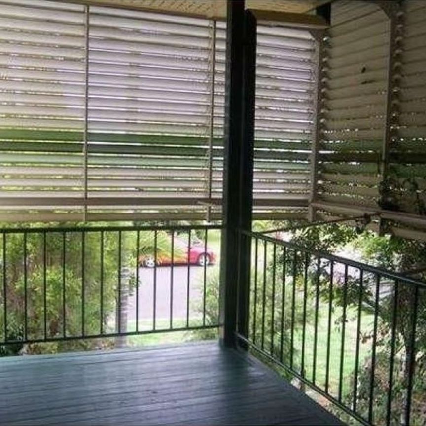 &ast;&ast; 3-Bedroom High Set Home in Moranbah 4744 QLD - Good Size for Family Living&excl;&ast;&ast; - Photo 1