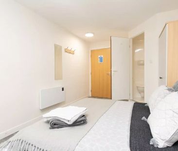 Deluxe Ensuite - Photo 4