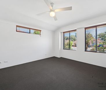 Superbly Located Family Home - Photo 5