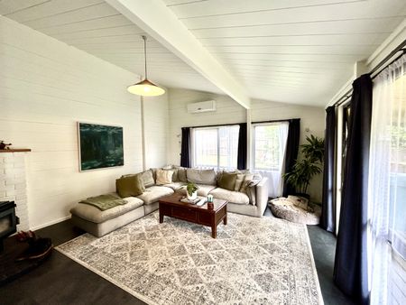 Convenient Family Home - Sunnybrook - Photo 3