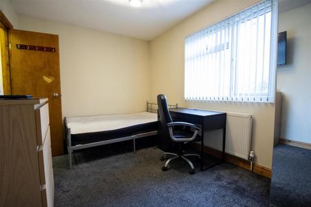 6 bedroom house to rent - Photo 3