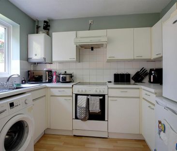 2 bedroom end of terrace house to rent - Photo 4