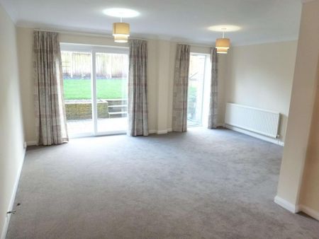 3 bedroom detached house to rent - Photo 2