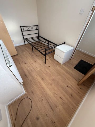 2 Bed Terraced House, Coronation Road, CV1 - Photo 4