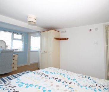 3 bedroom detached house to rent - Photo 5