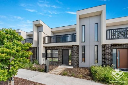 Near New Modern Family Living - Photo 5