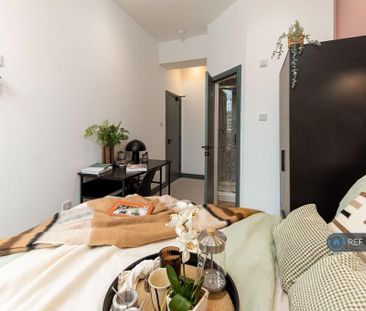 1 bedroom in a house share to rent - Photo 3