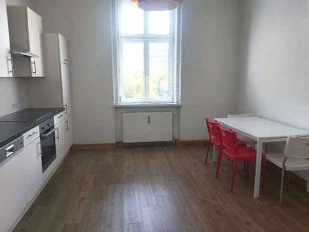 Geräumige 2-Zimmer-Altbauwohnung mit Küchenblock in einer Villa in Bruck/Mur zu mieten ! - Foto 2