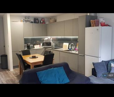 1 bedroom in a house share to rent - Photo 1