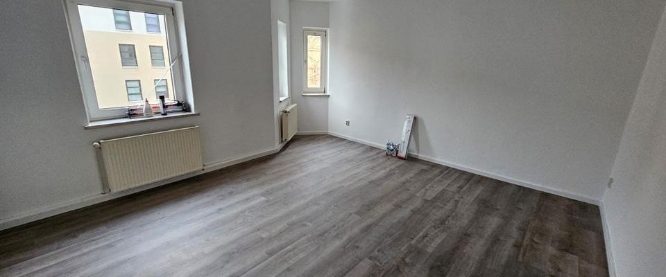 geräumige 2-Raumwohnung mit Balkon in Köthen - Photo 1