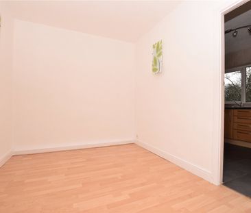 12, Sandhill Court, Leeds, West Yorkshire, LS17 6AH - Photo 2