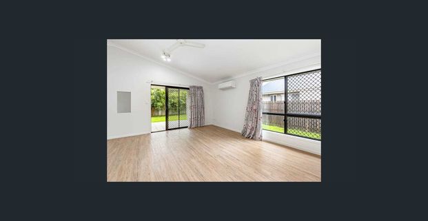 Spacious & Modern 4-Bedroom Family Home in Kirwan - Photo 1