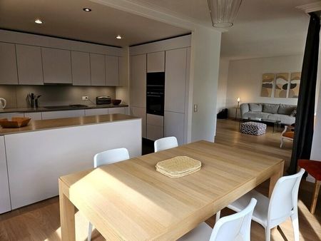 4-ROOM APARTMENT IN GENEVA – EAUX-VIVES, FURNISHED - Foto 2
