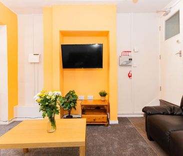 5 bedroom detached house to rent - Photo 1