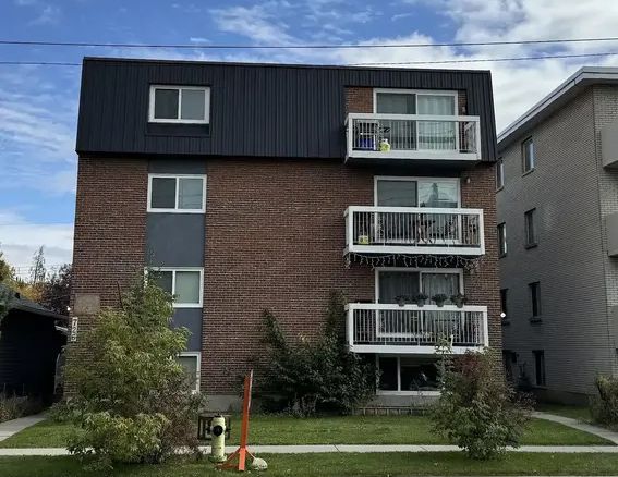 Sunnyside-Walk to Downtown and C Train- Renovated CORNER one Bedroom-QUIET | 726 5A Street Northwest, Calgary - Photo 1