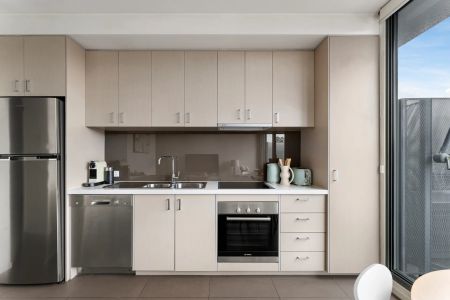 Fully Furnished Top-Floor One-Bedroom with Sweeping Views in the Heart of Malvern - Photo 3