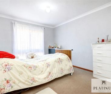 Charming 3-Bedroom Family Home in Australind - Photo 6