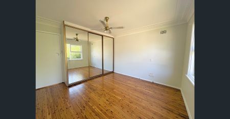 WELL PRESENTED FAMILY HOME IN GREAT LOCATION! - Photo 3