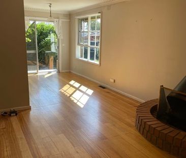 Comfortable 3-Bedroom Home in a Convenient Location - Photo 1