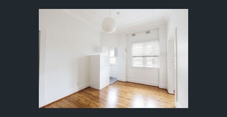 Unfurnished apartment, district views - Photo 2