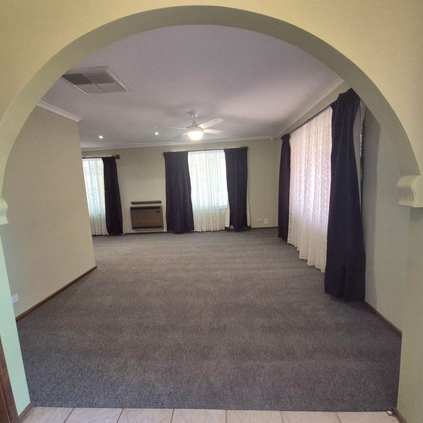 Three Bedroom House - Photo 1