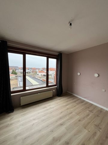 Appartement met 2 slaapkamers te huur in centrum Waregem - Photo 2