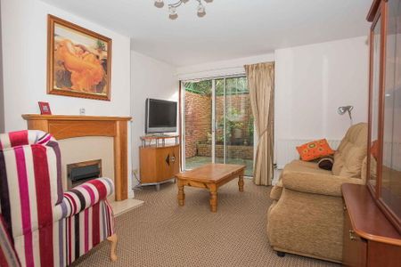 3 Upper Malone Crescent, Belfast, BT9 6PR - Photo 2