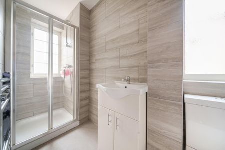 6 bedroom terraced house to rent - Photo 2