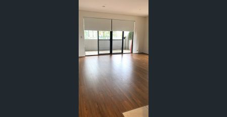 LIVE WITH STYLE - Photo 2