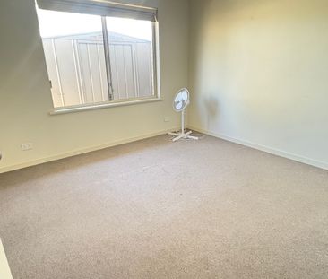 Tidy Unit in a Gated complex with sparkling pool! - Photo 4