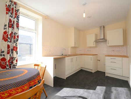 Flat to rent on - Photo 3