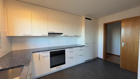 Charmante 5.5 Zimmer-Dachwohnung in Sirnach zu vermieten - Photo 2