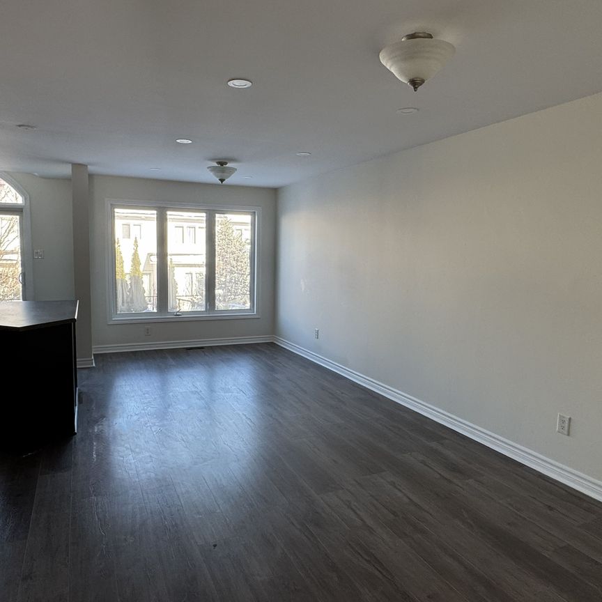 For Lease - 247 HUNTERBROOK Street, Kanata, Ontario - Photo 1