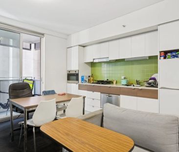 Furnished Room for Rent – Prime Location Opposite University – Avai... - Photo 2