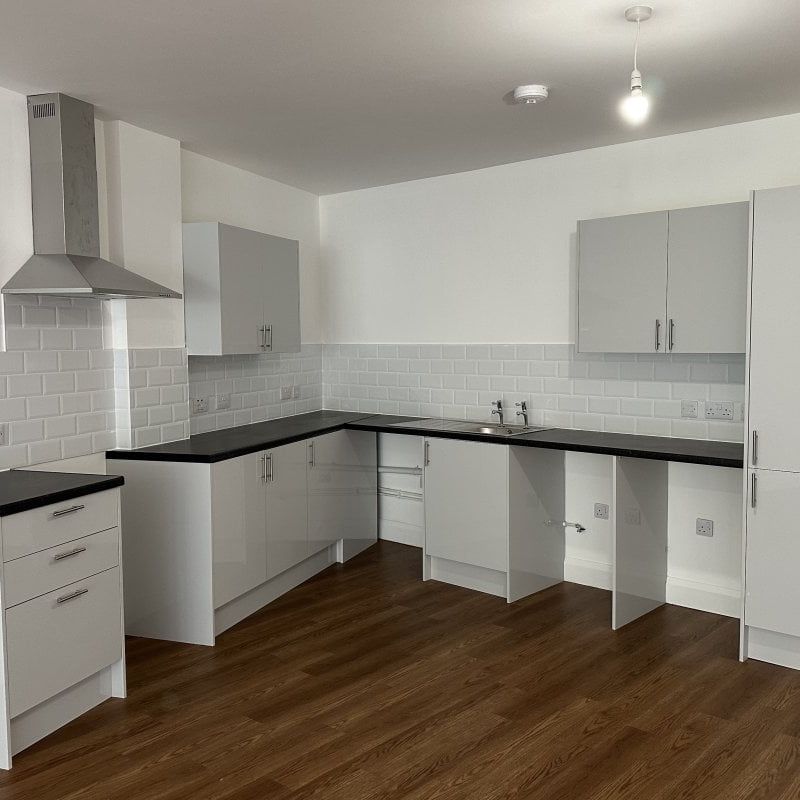 London Road North - Photo 1