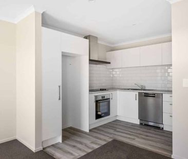 Joyful Living on Jean Batten! - Photo 3