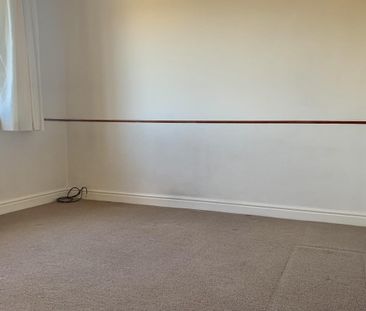 Charles Melrose Close - Photo 4