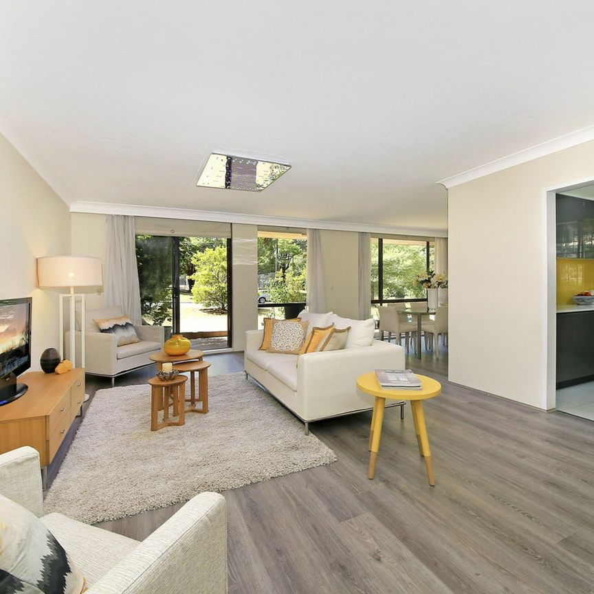 Perfectly Located 2 Bedroom Apartment! - Photo 1