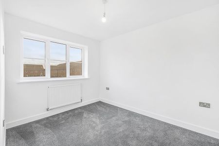 3 bedroom semi-detached house to rent - Photo 3