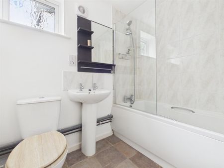 2 BED Apartment To rent - Photo 4
